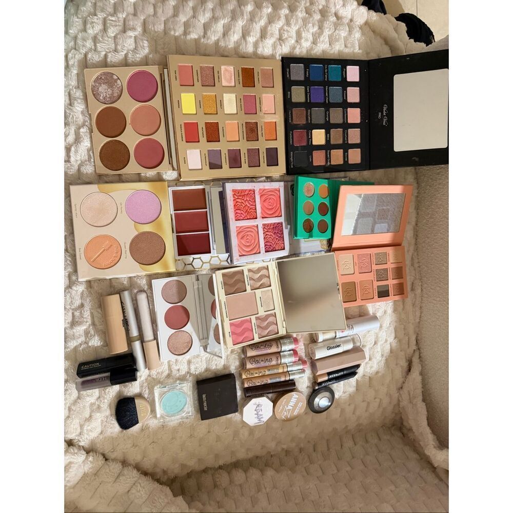 31 piece MAKEUP BUNDLE